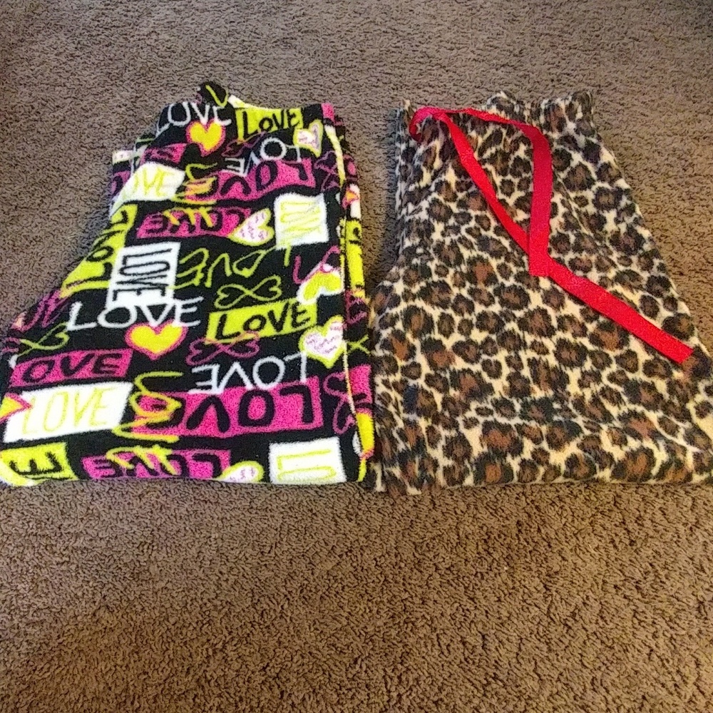 2 Pair's Of Women's Fleece Pants